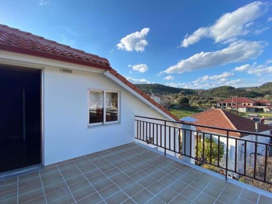 Laki'S House Οροφοδιαμέρισμα Με Σοφίτα Thermo Ngoại thất bức ảnh